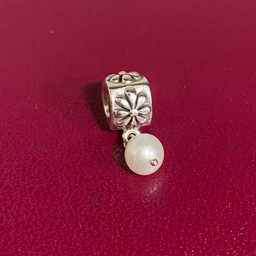 Pandora Daisy Pearl Dangle Charm